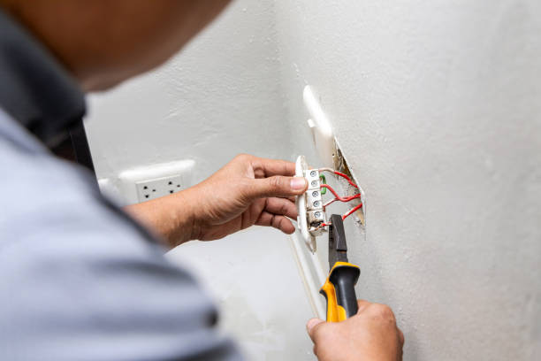 Best Licensed Electrician  in Monticello, MS